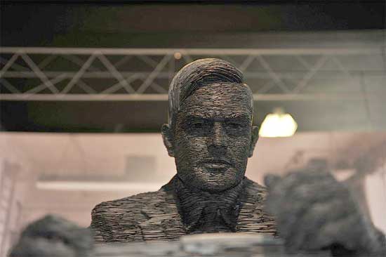 Foto de una estatua de Alan Turing